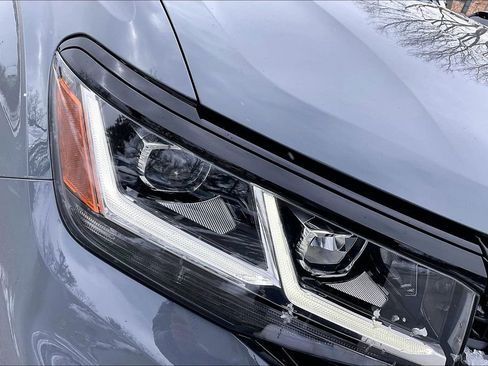 Used 2023 Volkswagen Atlas Cross Sport SEL R-Line image 29