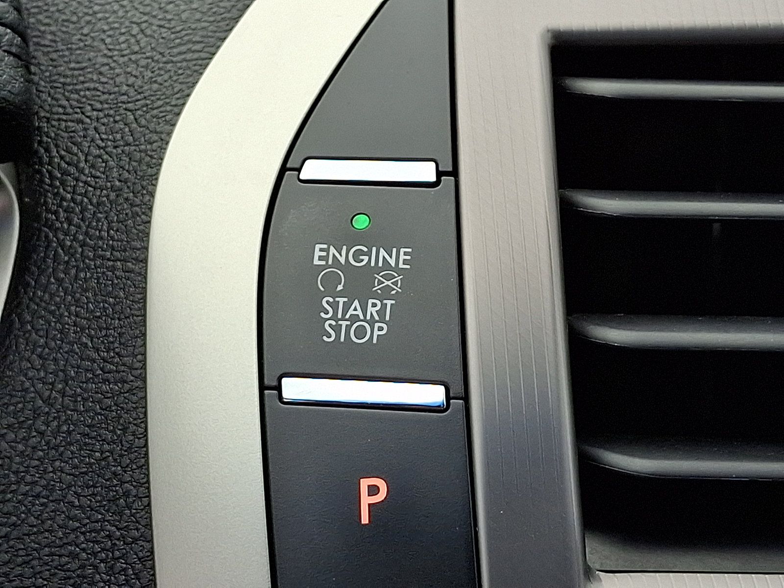 Used 2020 Lincoln MKZ FWD image 24
