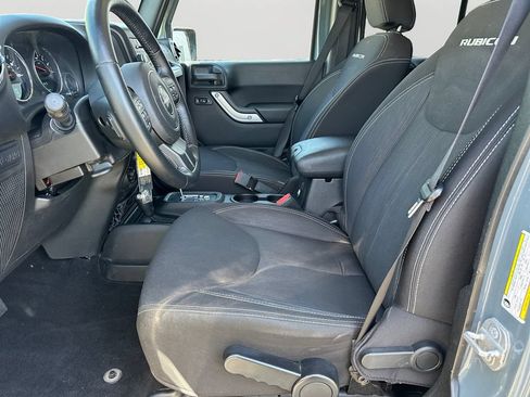 Used 2014 Jeep Wrangler Unlimited Rubicon w/ Connectivity Group AWD/4WD image 14