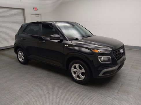 Used 2020 Hyundai Venue SE FWD image 11