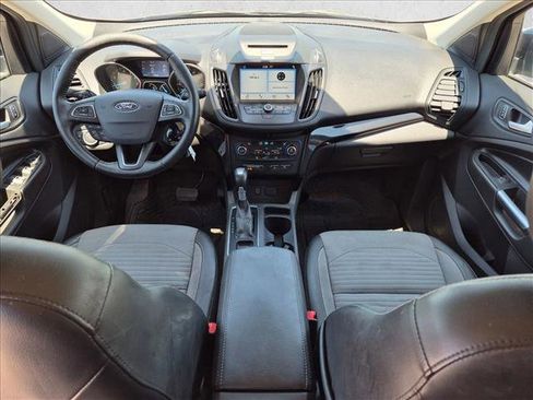 Used 2017 Ford Escape SE w/ Equipment Group 201A FWD image 18