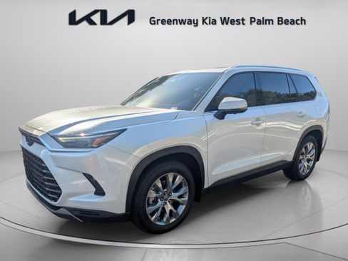 Used 2026 Toyota Grand Highlander AWD Hybrid image 4