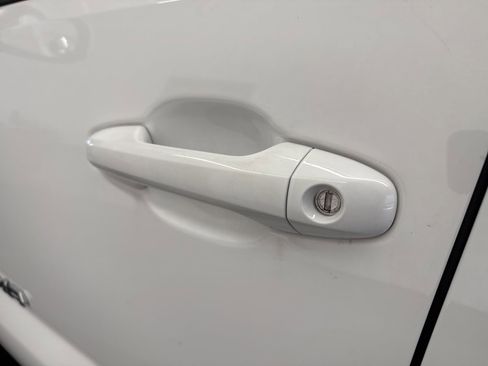 Certified 2017 Toyota Tacoma SR5 image 12