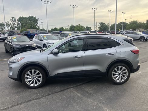 Used 2021 Ford Escape Titanium w/ Titanium Elite Package AWD/4WD image 4