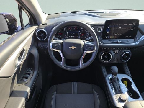 Used 2025 Chevrolet Blazer LT AWD/4WD image 23