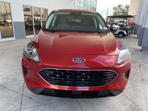 Certified 2022 Ford Escape SE w/ SE Sport Appearance Package image 3