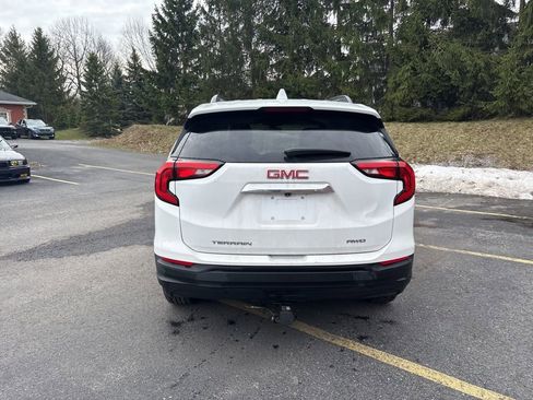 Used 2019 GMC Terrain SLE w/ Driver Convenience Package image 4