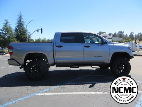 Used 2018 Toyota Tundra SR5 w/ SR5 Upgrade Package AWD/4WD image 6