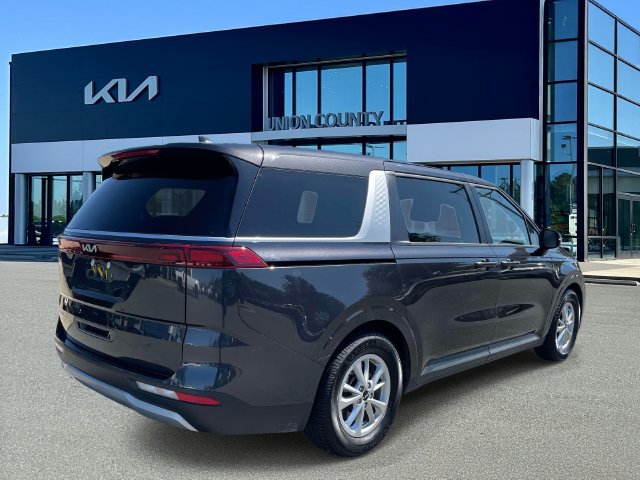Certified 2024 Kia Carnival LX FWD image 6