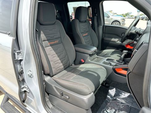 Used 2025 Nissan Frontier PRO-4X w/ Pro Convenience Package image 24