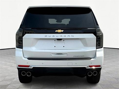 New 2025 Chevrolet Suburban Premier image 5