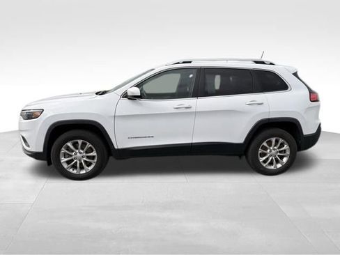 Used 2019 Jeep Cherokee Latitude w/ Cold Weather Group AWD/4WD image 3
