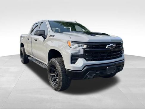Used 2024 Chevrolet Silverado 1500 LT Trail Boss w/ Convenience Package II AWD/4WD image 5