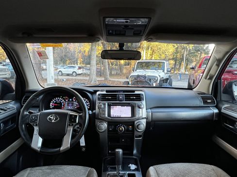Used 2014 Toyota 4Runner SR5 image 27
