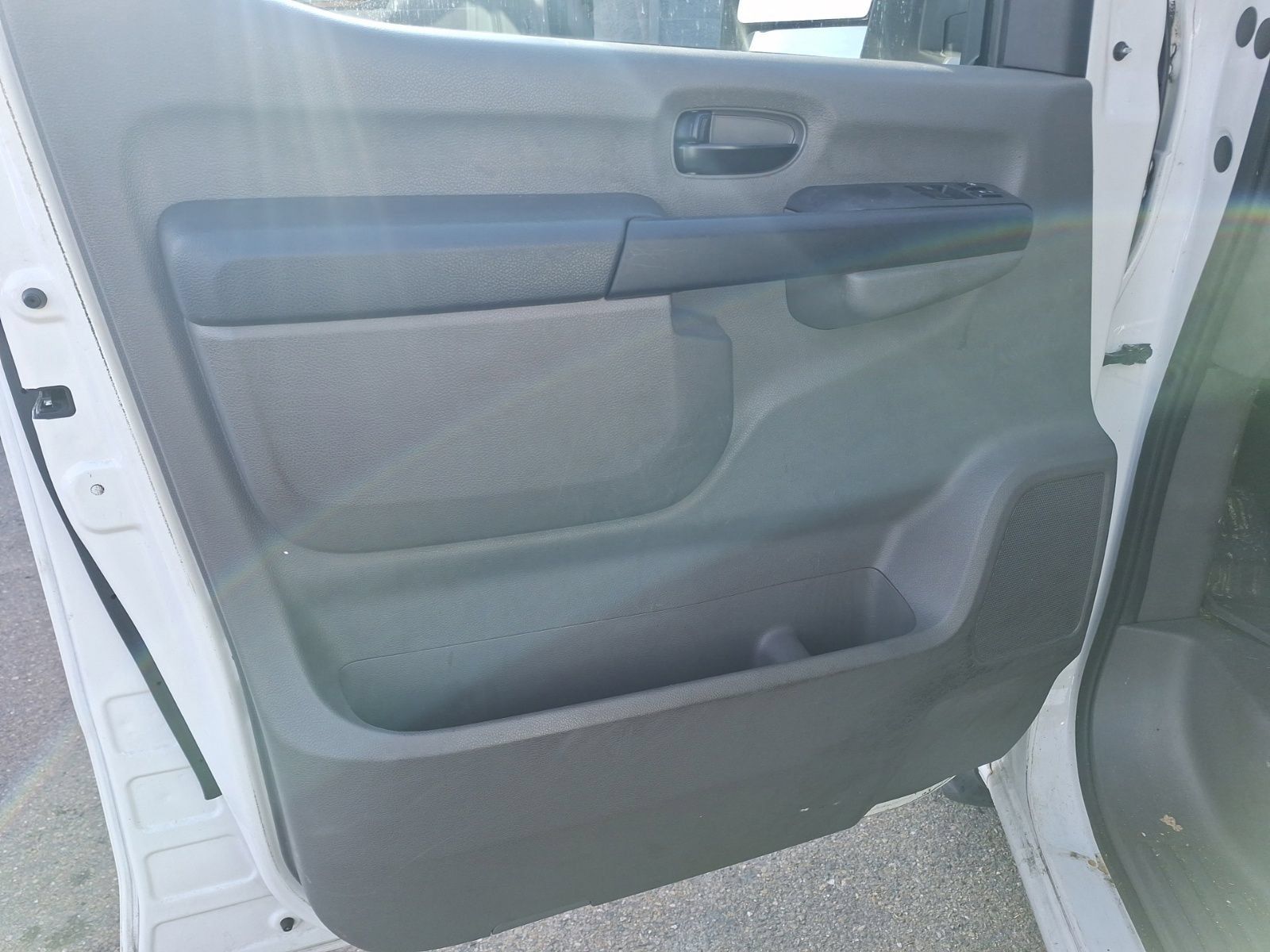 Used 2018 Nissan NV 2500 S RWD image 11