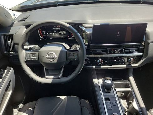 New 2026 Nissan Pathfinder SL w/ SL Premium Package AWD/4WD image 13