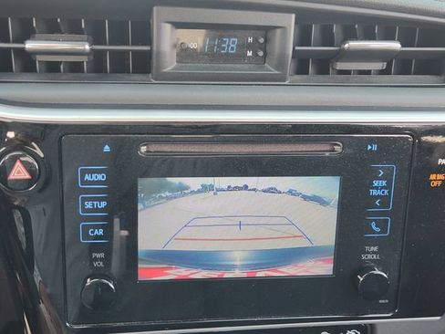 Used 2017 Toyota Corolla LE FWD image 13