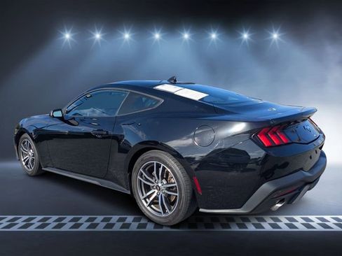 Used 2024 Ford Mustang Coupe image 5