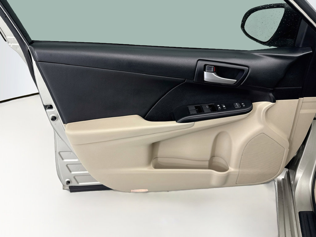 Used 2014 Toyota Camry LE FWD image 21