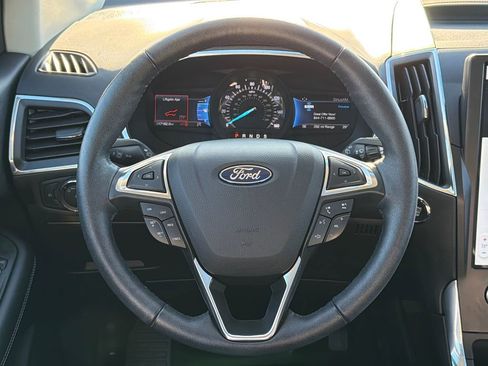 Used 2021 Ford Edge Titanium image 24