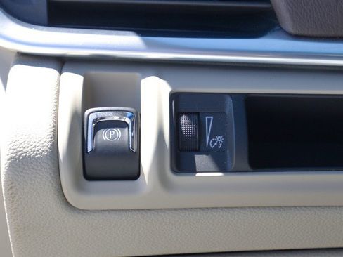 Used 2015 Cadillac XTS Luxury w/ Driver Awareness Package FWD image 19