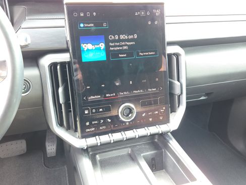 Used 2025 GMC Acadia Elevation image 18