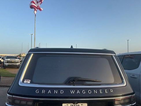 Used 2024 Jeep Grand Wagoneer Series III AWD/4WD image 4