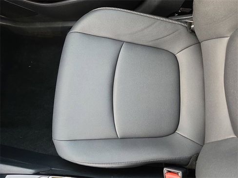 Certified 2022 Toyota Corolla Cross XLE image 25