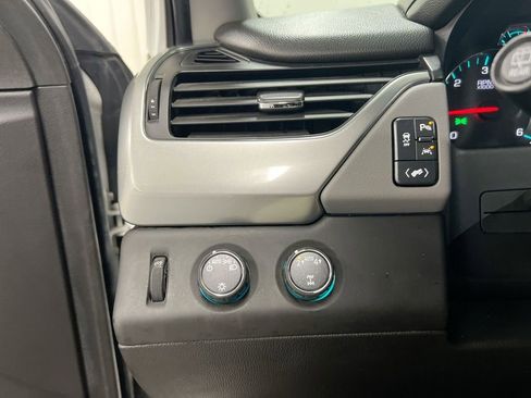 Used 2018 Chevrolet Tahoe LT image 19