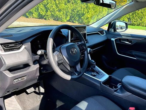Used 2025 Toyota RAV4 XLE AWD/4WD image 8