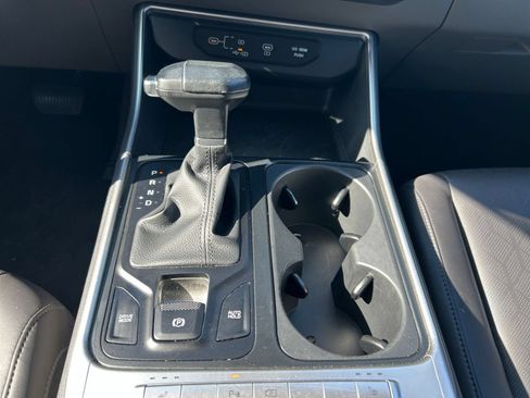 Used 2026 Kia Carnival FWD image 39