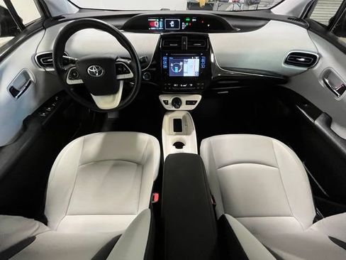 Used 2016 Toyota Prius Three Touring FWD image 17