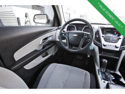 Used 2017 Chevrolet Equinox LS FWD image 10