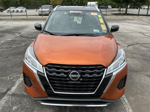 Used 2022 Nissan Kicks SV w/ Interior Electronics Package FWD image 2