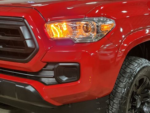 Used 2022 Toyota Tacoma SR w/ SR Convenience Package image 14