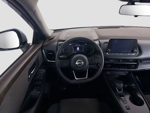 Used 2023 Nissan Rogue SV image 17