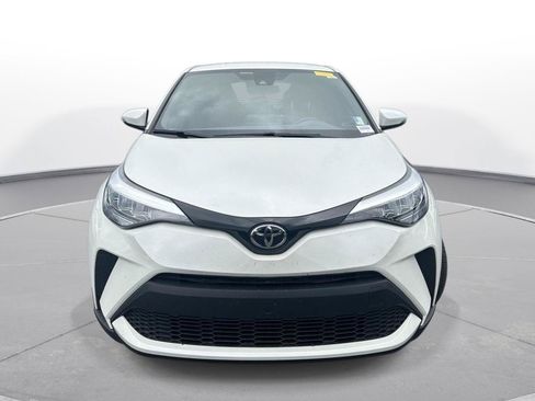 Used 2020 Toyota C-HR XLE FWD image 3