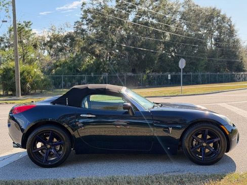 Used 2007 Pontiac Solstice Convertible w/ Premium Package image 6