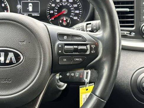 Used 2018 Kia Sorento LX image 9