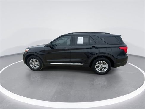 Certified 2024 Ford Explorer XLT w/ Equipment Group 202A image 7