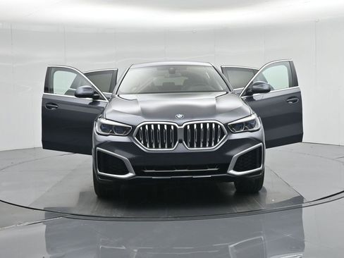 Used 2022 BMW X6 xDrive40i w/ Executive Package image 32