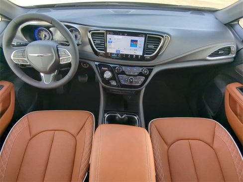 New 2026 Chrysler Pacifica Pinnacle w/ Trailer Tow Group image 21