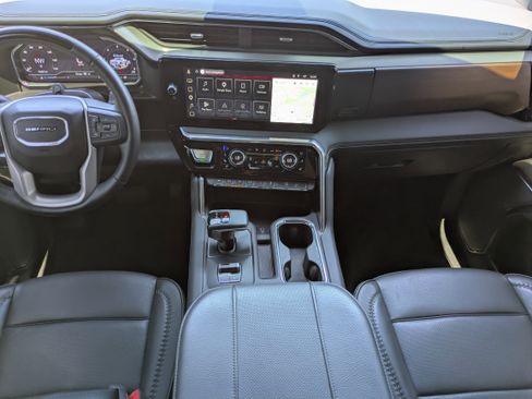 Certified 2025 GMC Sierra 1500 Denali AWD/4WD image 8