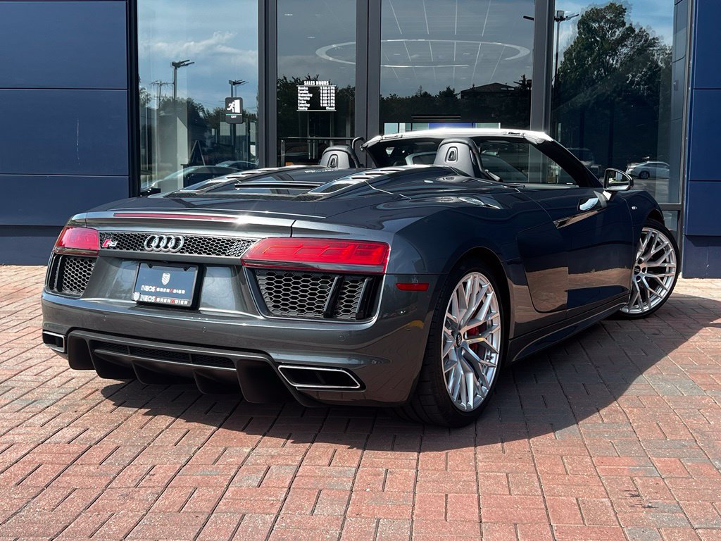Used 2017 Audi R8 V10 w/ Carbon Exterior Package AWD/4WD image 6