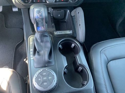 New 2026 Ford Bronco Outer Banks w/ Sasquatch Package AWD/4WD image 36