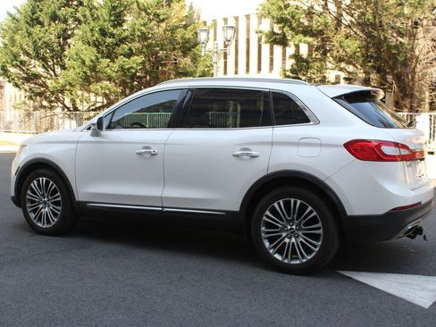 Used 2016 Lincoln MKX Reserve w/ Driver Assistance Package AWD/4WD image 9