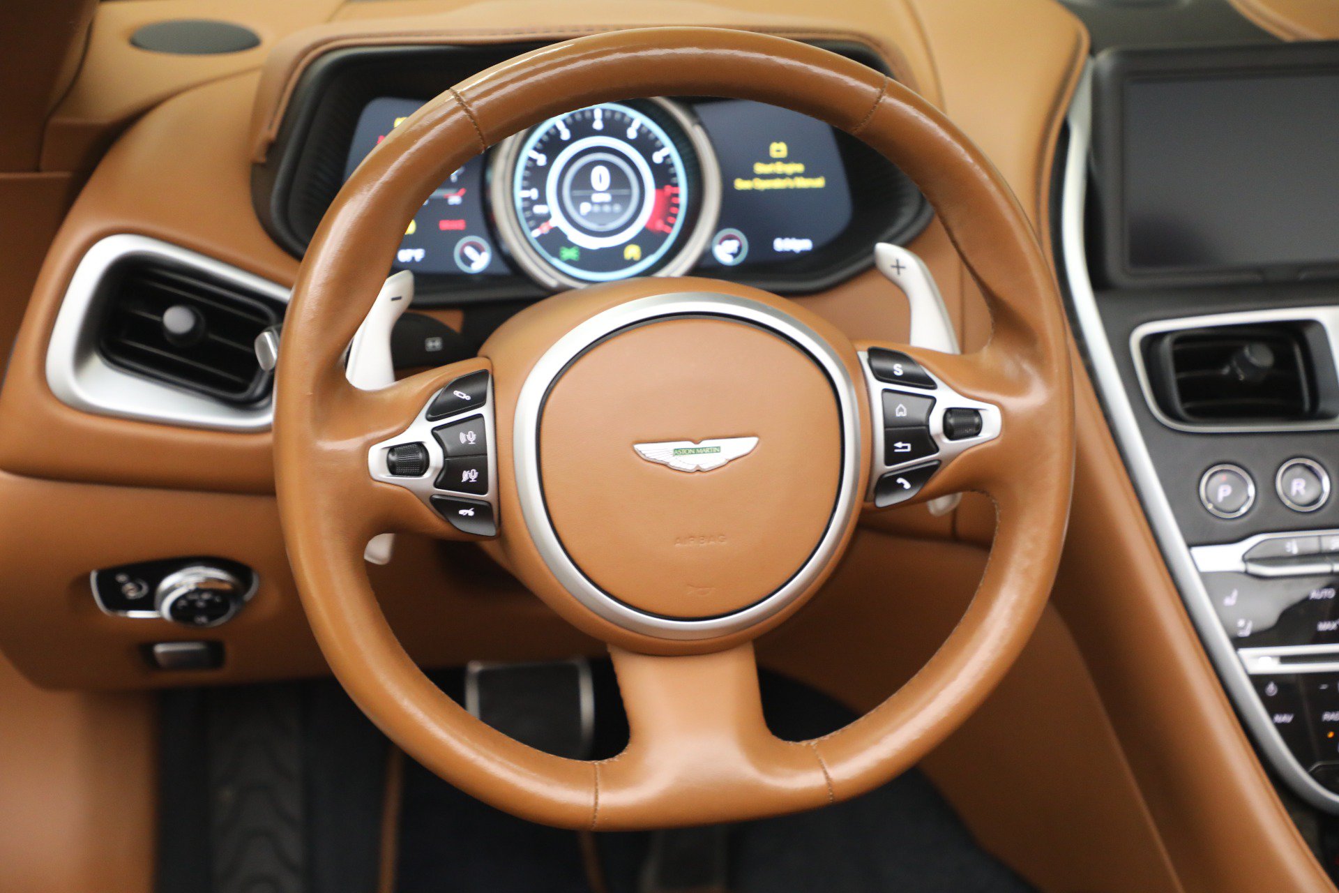 Used 2019 Aston Martin DB11 Volante RWD image 33
