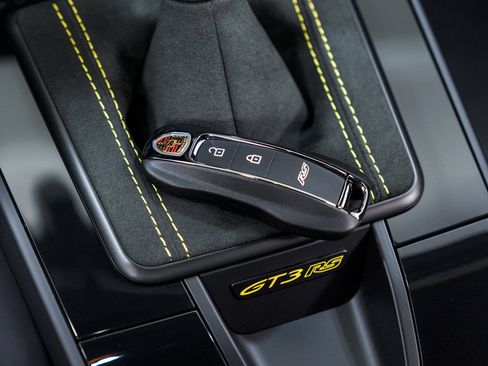 Certified 2025 Porsche 911 GT3 RS image 28