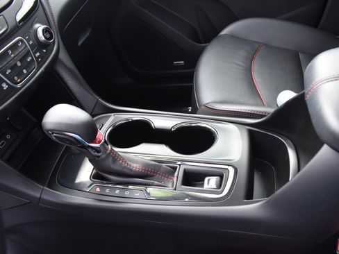 Used 2022 Chevrolet Equinox RS w/ RS Leather Package image 22