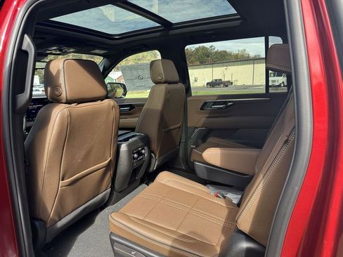 New 2026 Chevrolet Suburban High Country w/ Sun And Tow Package image 21